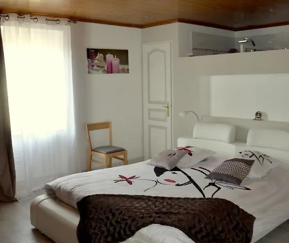 La Douce Parenthese -nature, Convivialite & Serenite Bed & Breakfast 3*