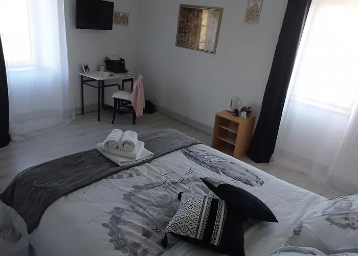 La Douce Parenthese -nature, Convivialite & Serenite 3*