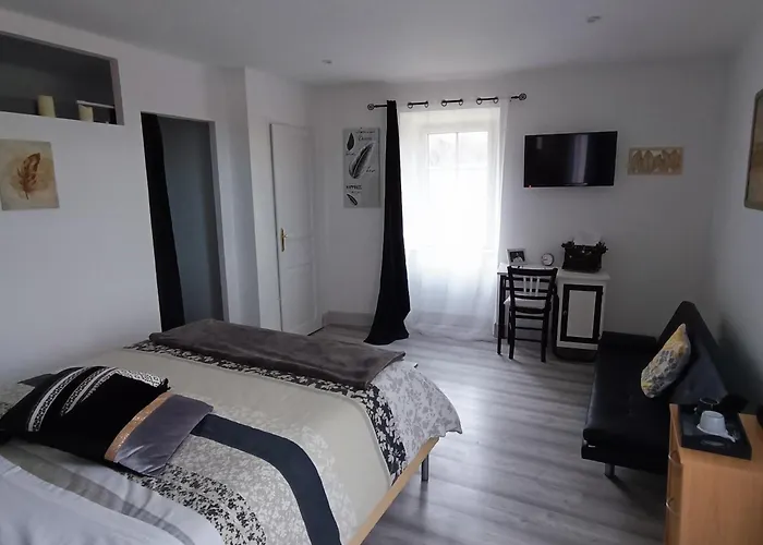 Bed & Breakfast La Douce Parenthese -nature, Convivialite & Serenite 3*