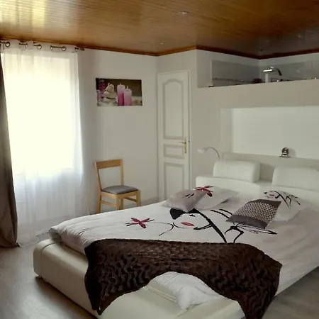 La Douce Parenthese Entre Bois Et Champs 3 Chambres-accueil Motards Bed & Breakfast *